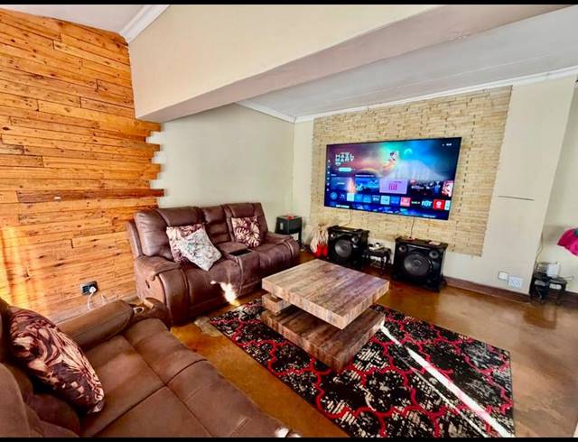 5 BEDROOM HOUSE FOR SALE IN VANDERBIJLPARK SE 6